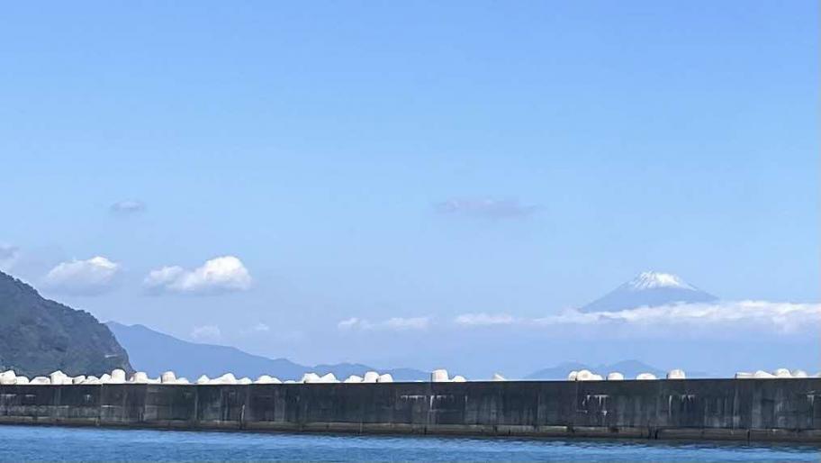 港と富士山