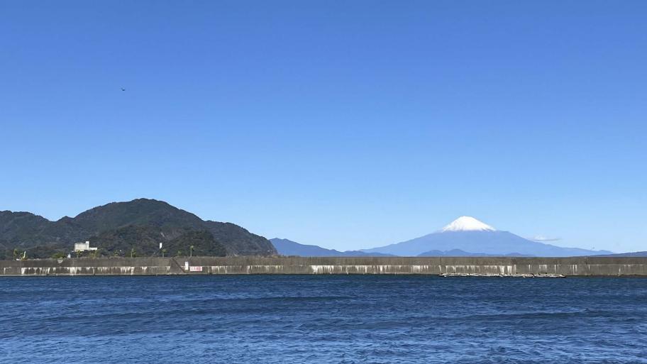 小川港から見た富士山