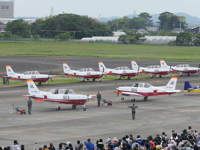 静浜基地所属の練習機T-7