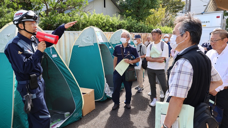 大富小体育館で避難所開設・運営訓練の様子