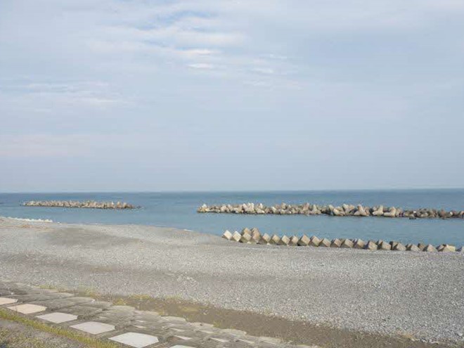 ディスカバリーパーク焼津の近くから望む海岸