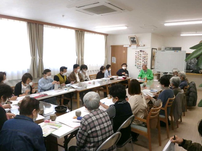 入居者会議の様子