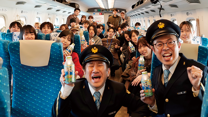 新幹線内での記念撮影