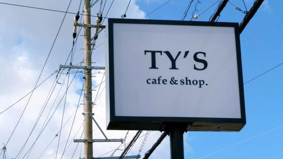 TY’S cafe & shop.の看板